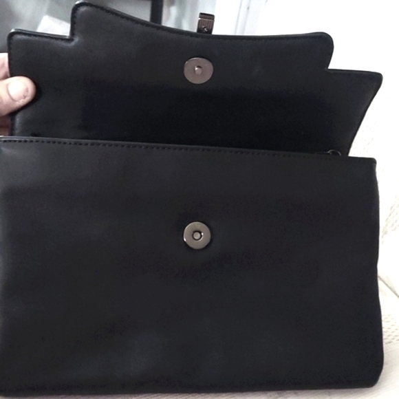 Danielle Nicole Black Crossbody Chain Clutch Bag - Picture 4 of 9